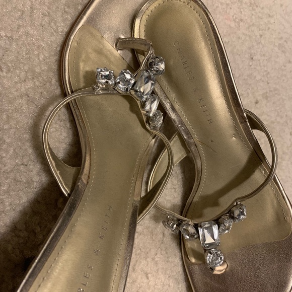 Sandals - Picture 2 of 3